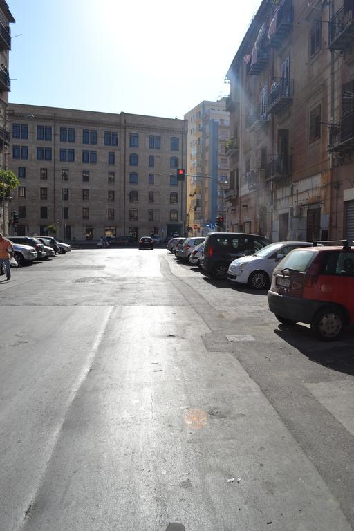 A Tre Passi Dal Centro Hotel Palermo Exterior photo
